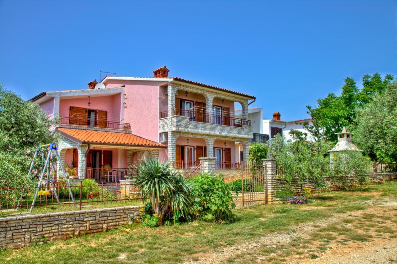 Comfortable Apartments In Peroj Near The Sea Extérieur photo