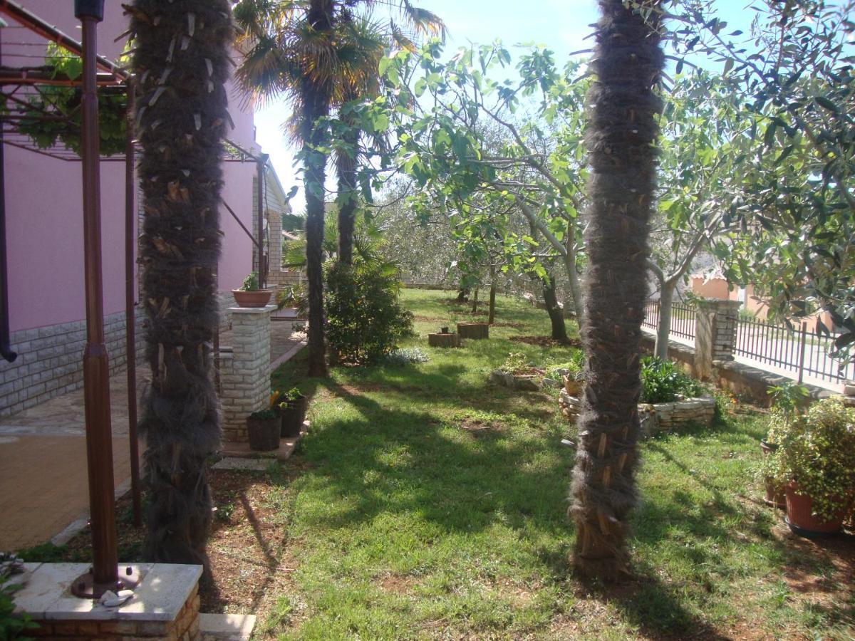 Comfortable Apartments In Peroj Near The Sea Extérieur photo